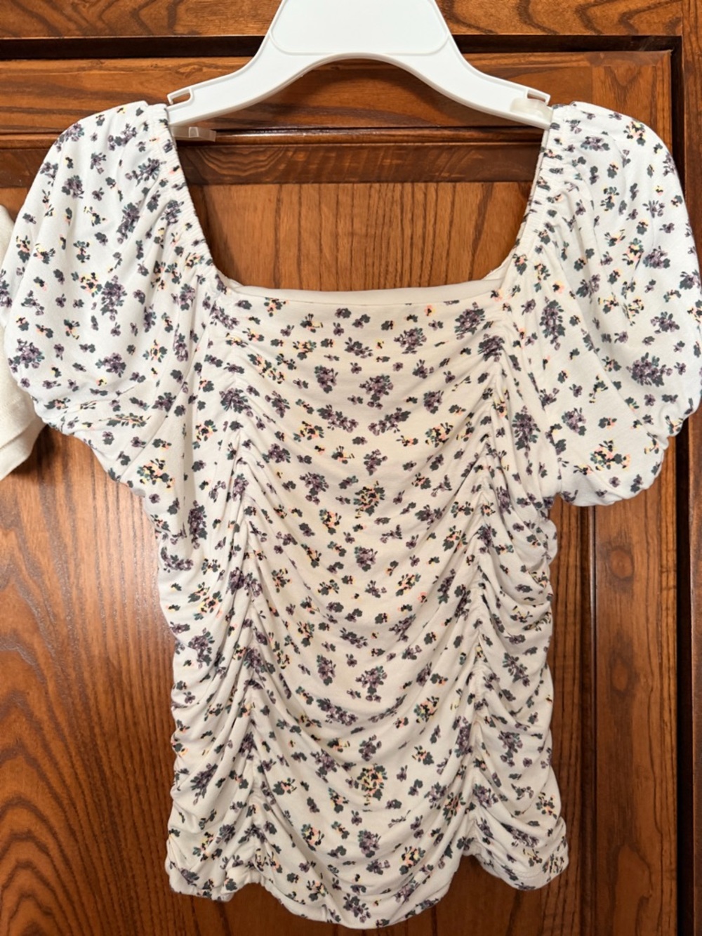 art class Cream Floral Ruched Puff-Sleeve Top